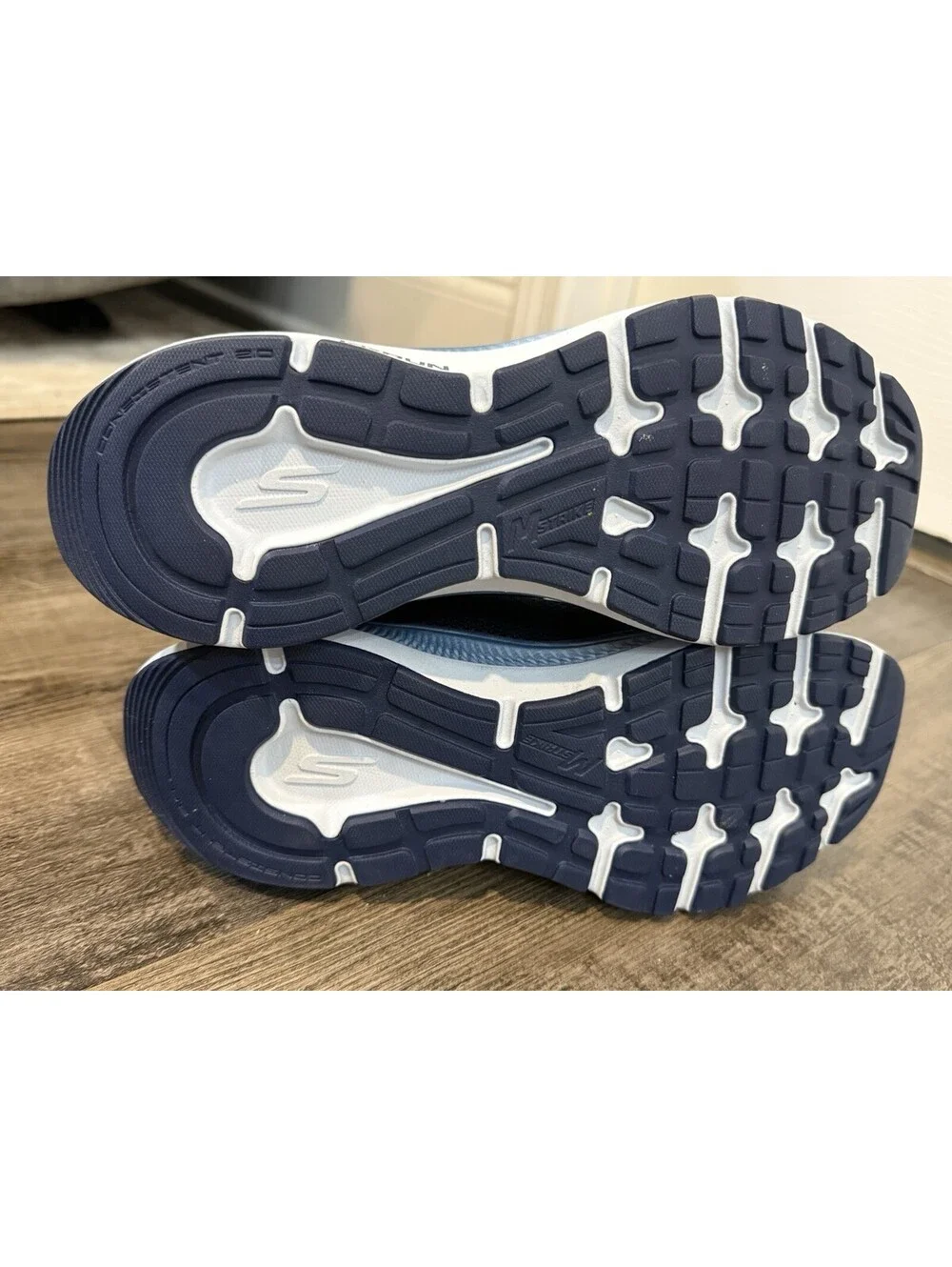 Skechers Women's Go Run Elite 2.0 Fast Pace Lace Up Shoes Navy Size 7 NWOB